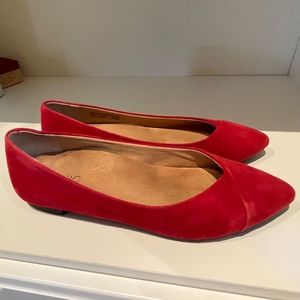 Vionic Red Suede Flats EUC size 9